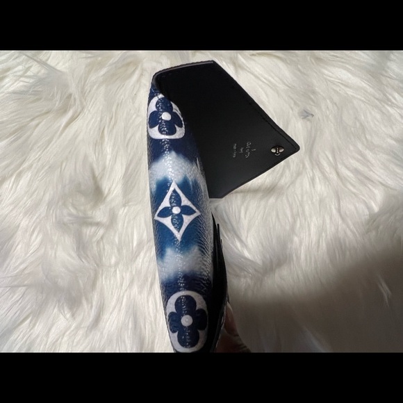 Louis Vuitton Kirigami - medium size - Picture 7 of 8